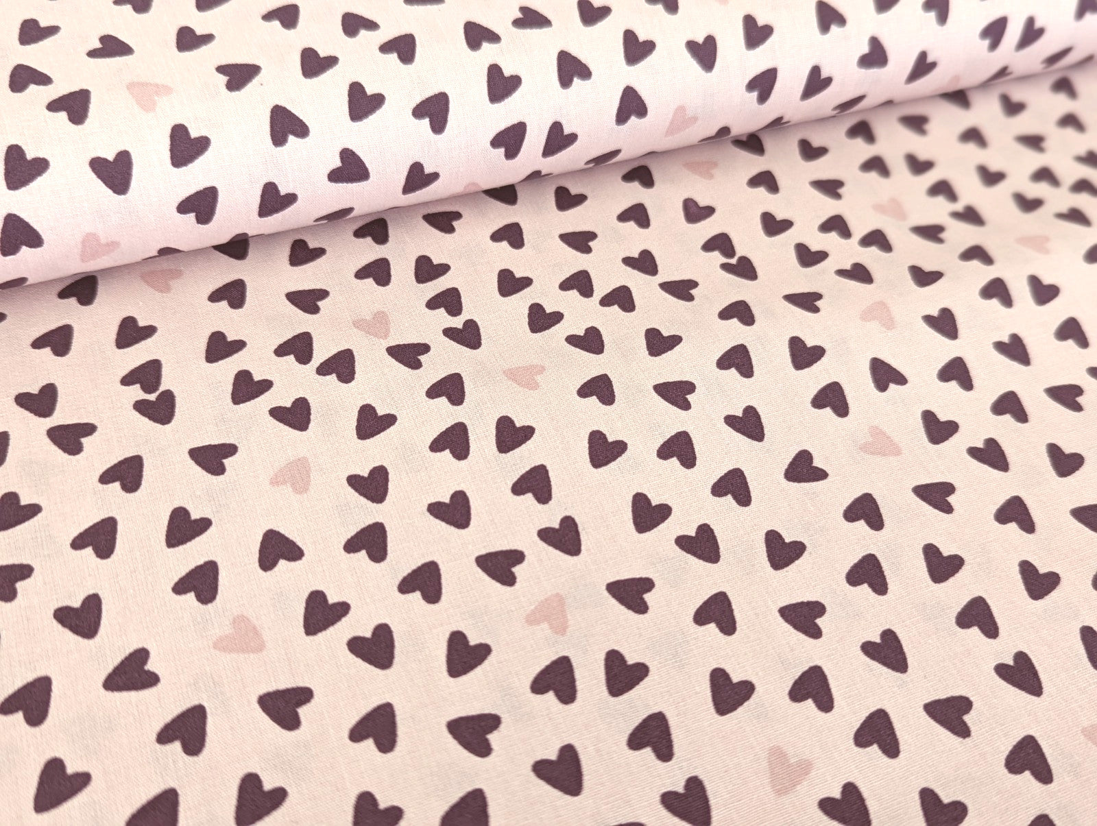 Baumwollstoff Poplin Sweet Herzen auf Hell Altrosa