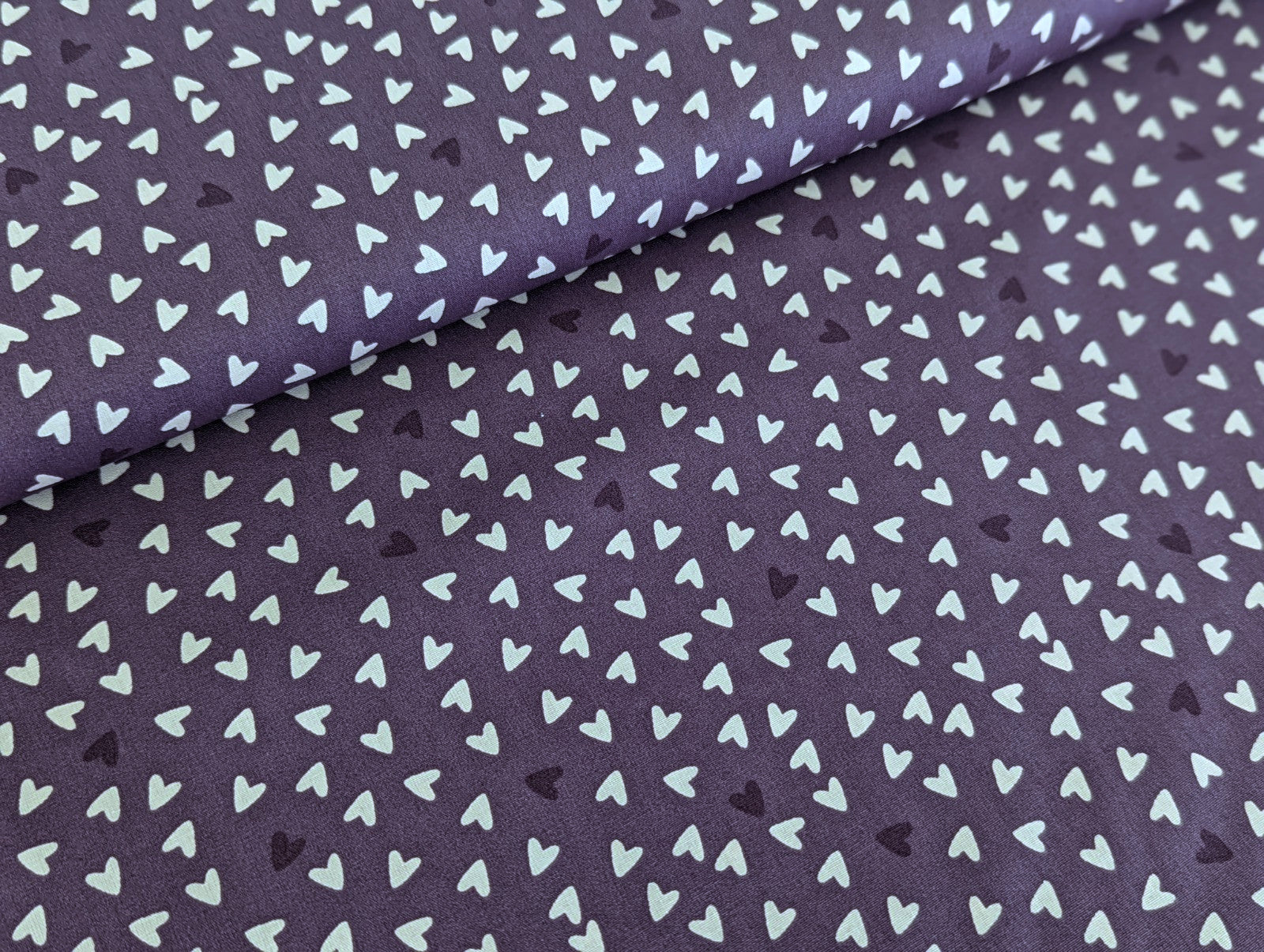 Baumwollstoff Poplin Sweet Herzen auf Lila