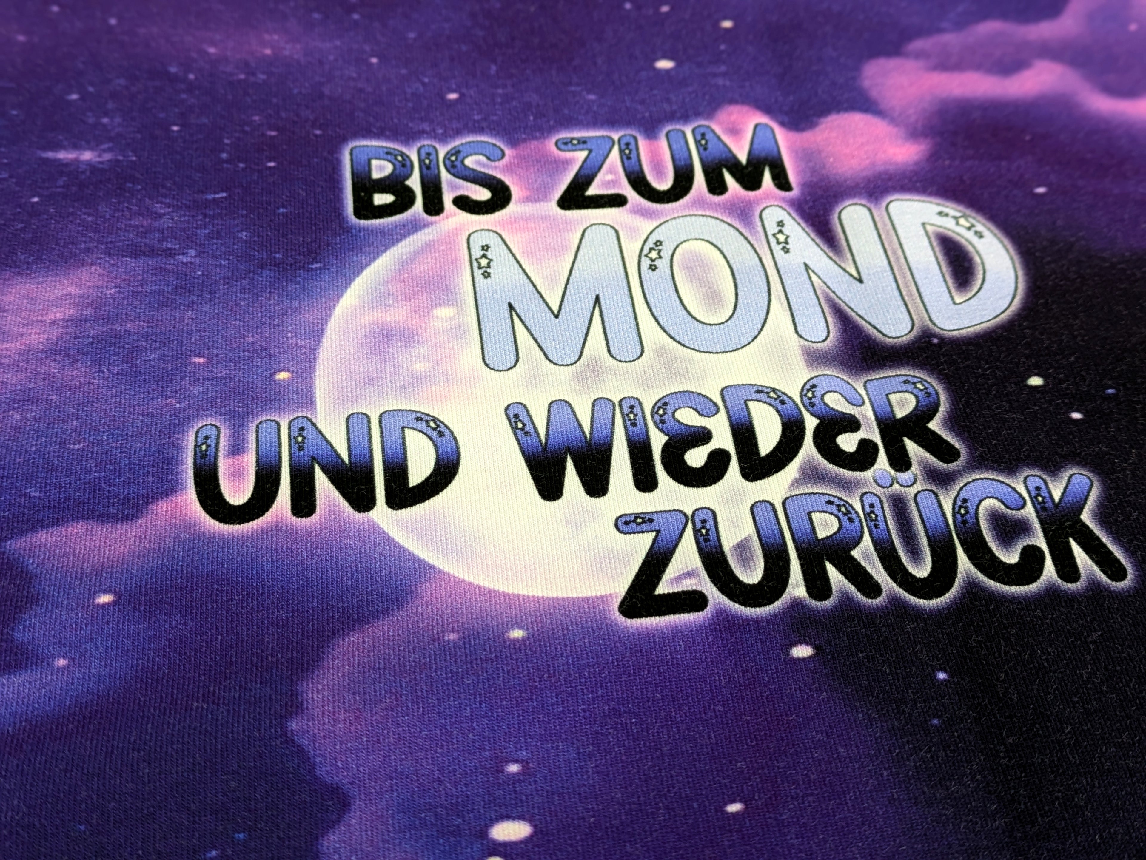 Eigenproduktion French Terry Panel Lupo der Werwolf auf dem Mond Lila 65x165 cm