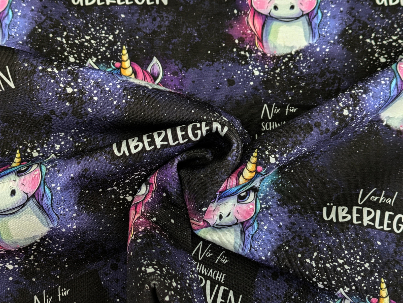 Eigenproduktion Baumwolljersey Einhorn Nix für Schwache Nerven auf Lila