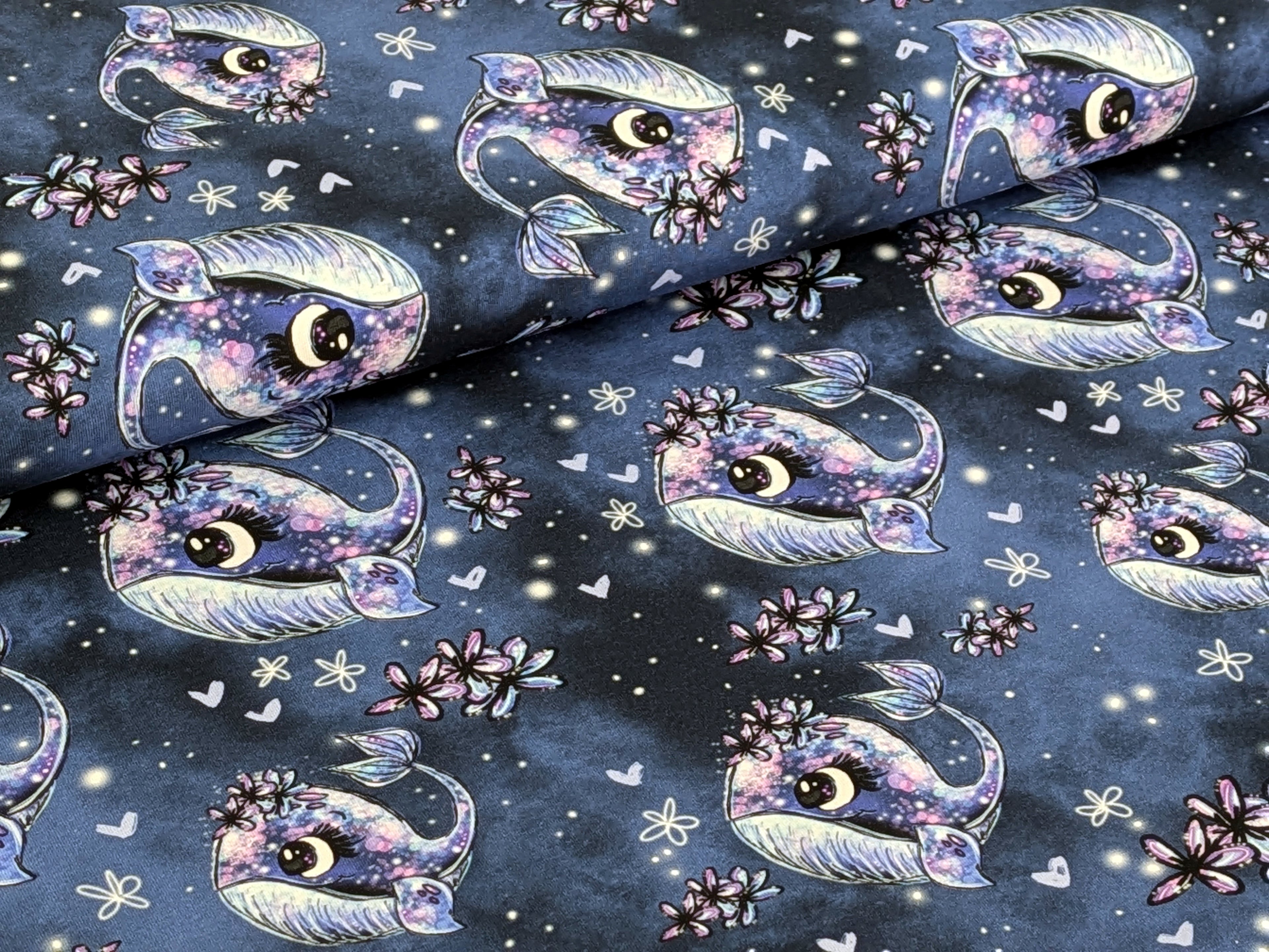 Eigenproduktion Bio Baumwolljersey Wal Wallery auf Smokeybluepurple Bluepurple -N-