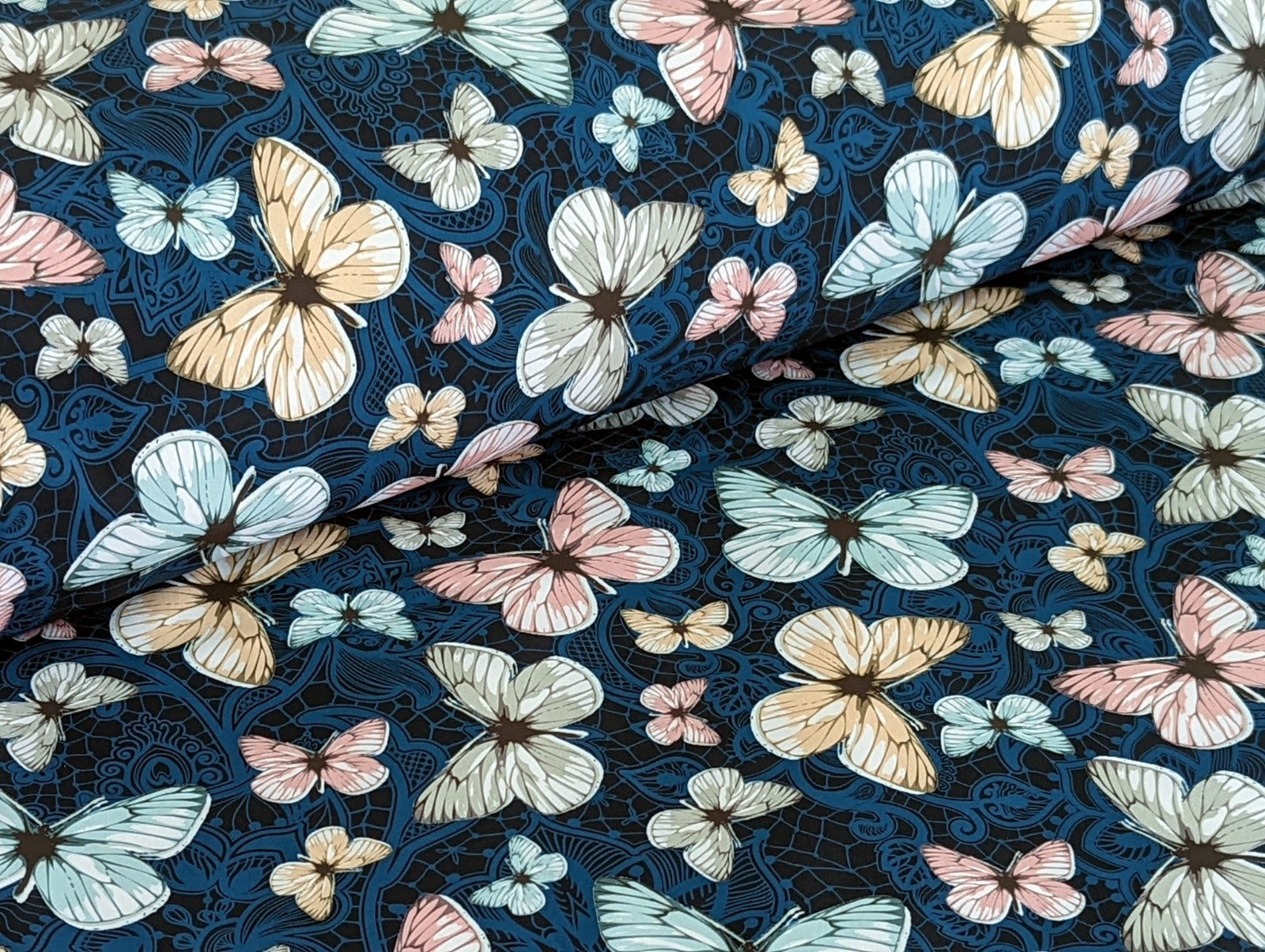 Softshell Digital Zauberhafte Schmetterlinge auf Blau