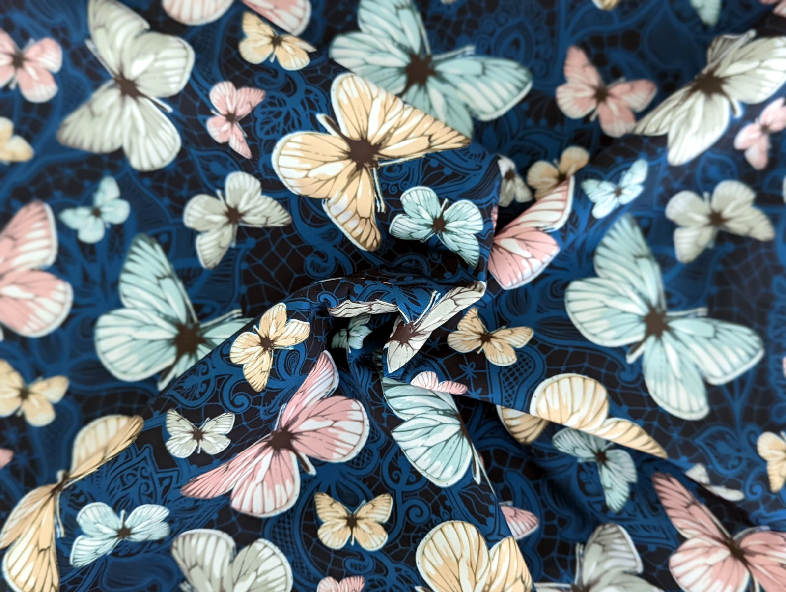 Softshell Digital Zauberhafte Schmetterlinge auf Blau